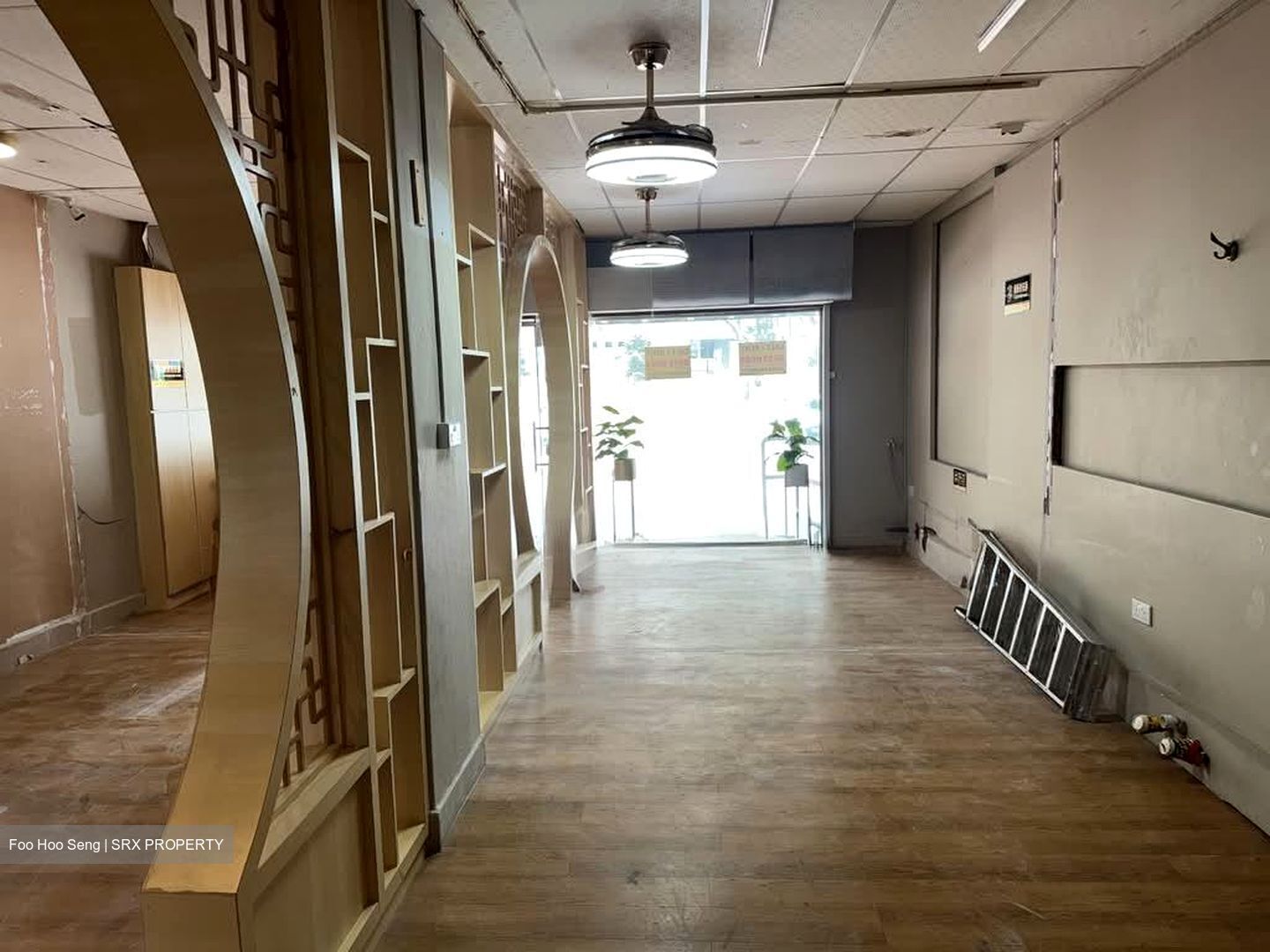 Hougang Avenue 1 (D19), Retail #569568941